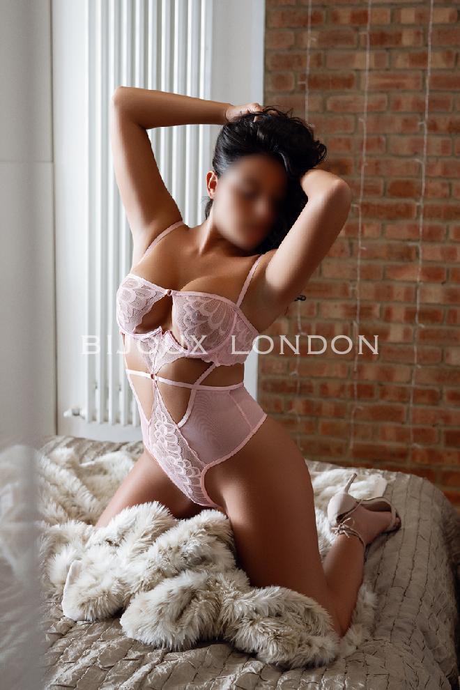 English escort in Earls Court